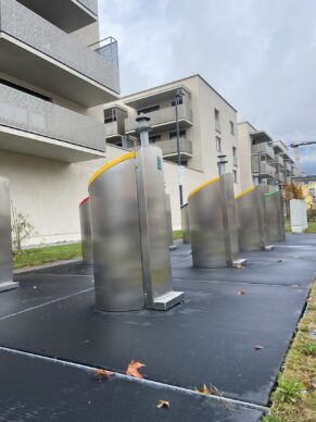 Einwurftonnen für unterirdisches Müllsystem